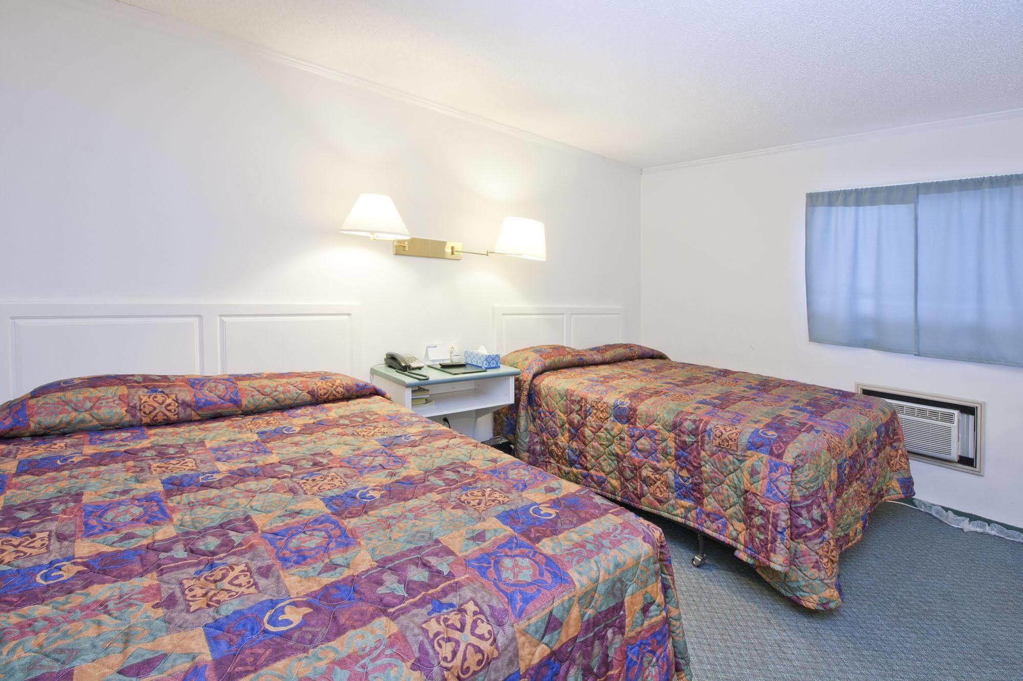 Wainwright Springs Motor Inn מראה חיצוני תמונה